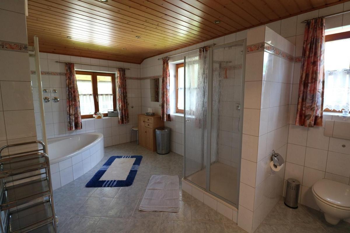 Haus Blumenfeld-Schwaiger Lägenhet Übersee Exteriör bild
